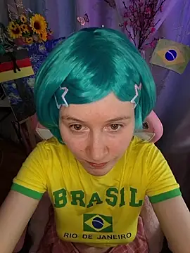 Snapshot of Fuzzy_Unicorn chatting on July 16, 2026, 12:00 pm Fuzzy Unicorn online show from July 16, 2026, 12:00 pm