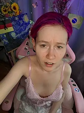 Snapshot of Fuzzy_Unicorn chatting on July 17, 2026, 11:28 am Fuzzy Unicorn online show from July 17, 2026, 11:28 am
