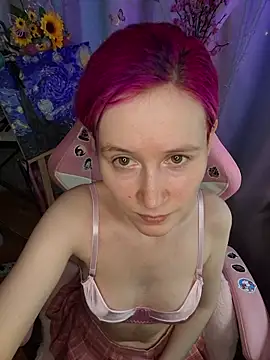 Snapshot of Fuzzy_Unicorn chatting on July 20, 2026, 10:18 am Fuzzy Unicorn online show from July 20, 2026, 10:18 am