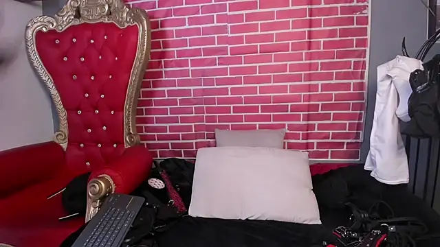 LiliThara online show from June 11, 2026, 1:20 pm