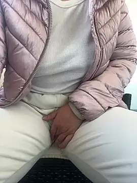 eli5566 online show from March 10, 2026, 11:04 am