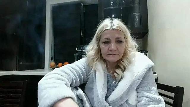 ButterflyBlondie online show from February 3, 2026, 2:53 am