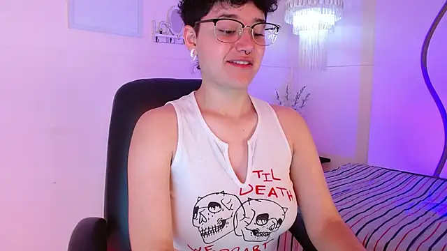 Snapshot of jeroharper chatting on September 15, 2025, 2:50 pm jeroharper online show from September 15, 2025, 2:50 pm