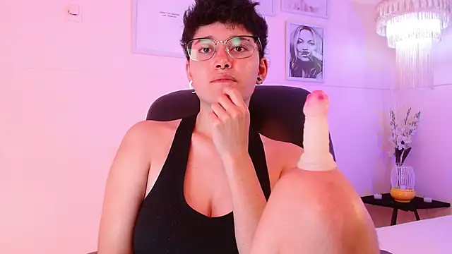 Snapshot of jeroharper chatting on October 19, 2025, 12:22 am jeroharper online show from October 19, 2025, 12:22 am