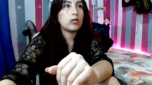 Snapshot of karo_lovely chatting on June 19, 2026, 10:24 pm karo lovely online show from June 19, 2026, 10:24 pm