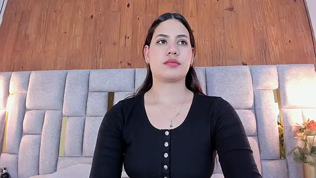 Hanna gomeez  online show from October 18, 2025, 7:25 pm