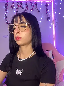 Lia  1 online show from December 1, 2025, 11:10 pm