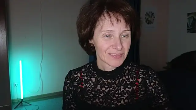 Lia Tito online show from October 28, 2025, 3:25 pm