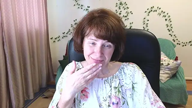 Snapshot of Lia_Tito chatting on June 17, 2026, 5:54 am Lia Tito online show from June 17, 2026, 5:54 am