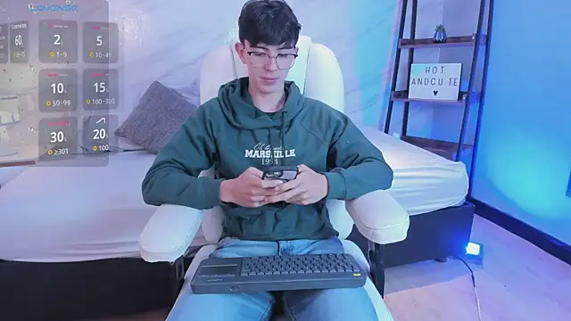 mathias saenz online show from November 22, 2025, 1:21 pm