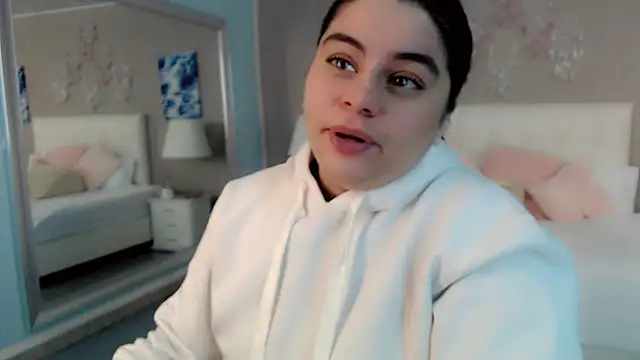 Snapshot of maddissonivanova chatting on April 17, 2026, 7:06 pm maddissonivanova online show from April 17, 2026, 7:06 pm
