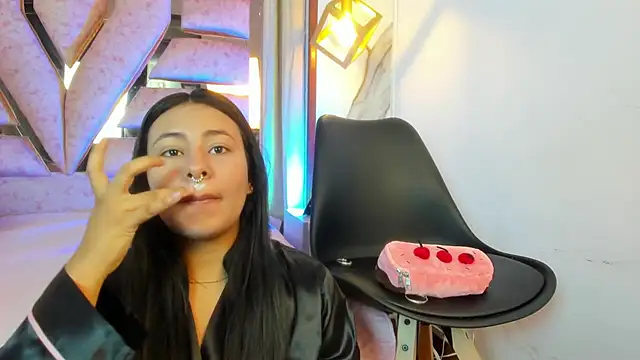 Snapshot of SamaelAndLilitt chatting on October 14, 2025, 11:00 am SamaelAndLilitt online show from October 14, 2025, 11:00 am