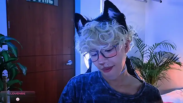 Snapshot of taichi_bluy chatting on October 17, 2025, 1:57 pm taichi bluy online show from October 17, 2025, 1:57 pm