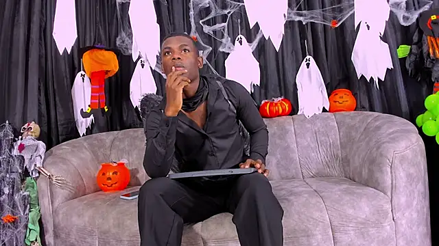 Snapshot of latin_night chatting on October 28, 2025, 12:14 am latin night online show from October 28, 2025, 12:14 am