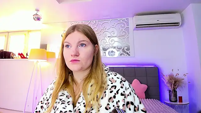 AshleyJoness online show from November 4, 2025, 6:01 am