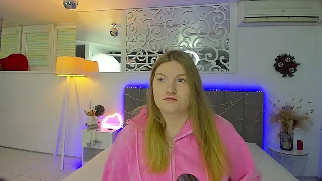 AshleyJoness online show from December 17, 2025, 6:19 am