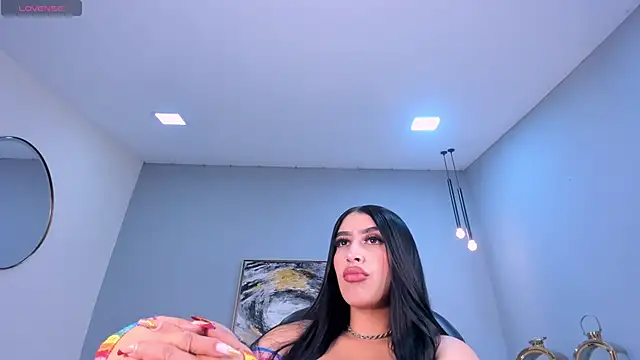 LeahLombardi  online show from October 16, 2025, 3:07 am