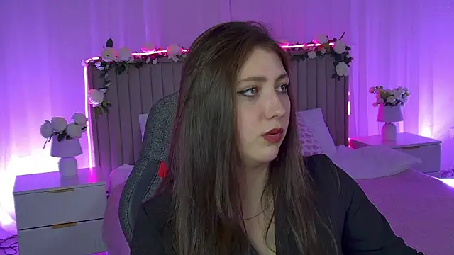 Mary Miiller online show from December 22, 2025, 6:43 am