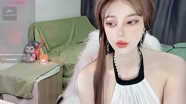 yinyinzi5 online show from May 17, 2026, 10:17 pm