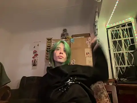 Snapshot of the_holy_t chatting on March 8, 2026, 7:06 pm the holy t online show from March 8, 2026, 7:06 pm