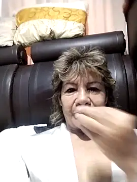 OliviaMorris1 online show from May 4, 2026, 11:39 am
