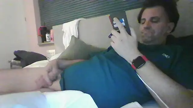 Snapshot of JasperGeil chatting on September 27, 2025, 11:43 pm JasperGeil online show from September 27, 2025, 11:43 pm