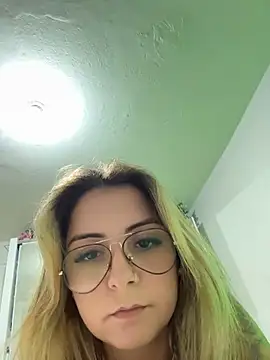 Snapshot of sophiemonroevip chatting on July 5, 2026, 1:23 am sophiemonroevip online show from July 5, 2026, 1:23 am