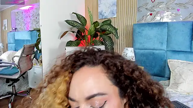 samanthaThoms online show from March 16, 2026, 4:40 am