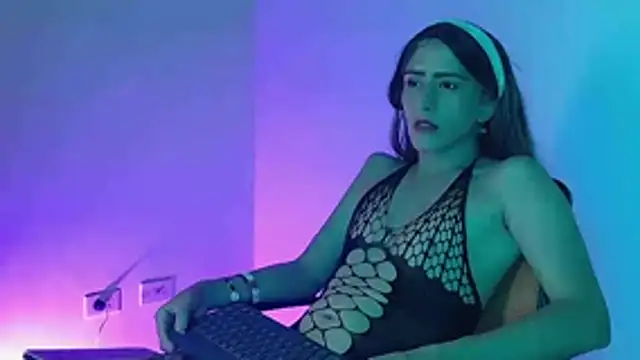 Snapshot of everly_monroe chatting on October 22, 2025, 1:50 am everly monroe online show from October 22, 2025, 1:50 am