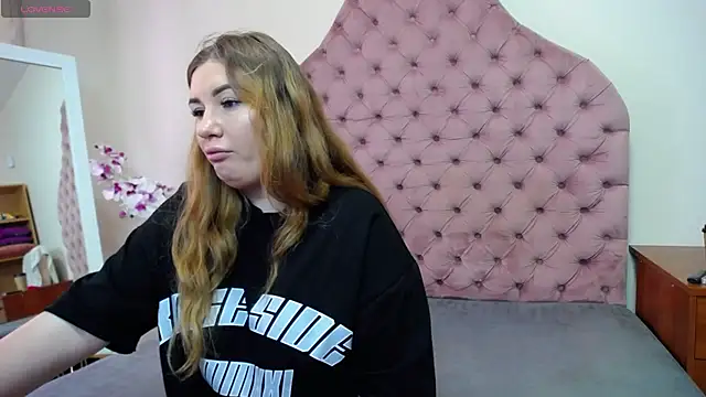Snapshot of _Agata_ chatting on May 25, 2026, 6:19 am Agata online show from May 25, 2026, 6:19 am