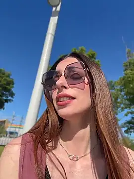 Amelie Crosby online show from June 20, 2026, 1:58 pm