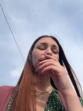 Amelie Crosby online show from July 11, 2026, 1:36 pm