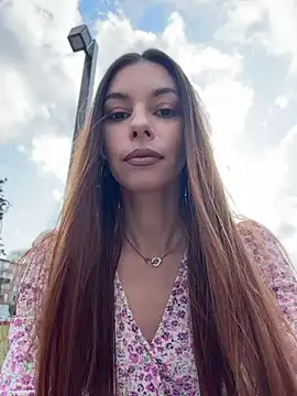 Amelie Crosby online show from July 19, 2026, 1:59 pm