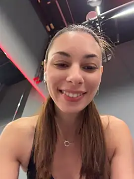 Amelie Crosby online show from July 28, 2026, 2:13 pm