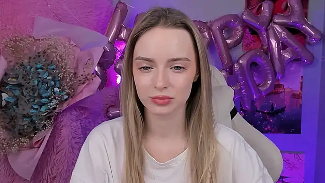 Snapshot of JuliaBrewwer chatting on September 25, 2025, 11:58 am JuliaBrewwer online show from September 25, 2025, 11:58 am