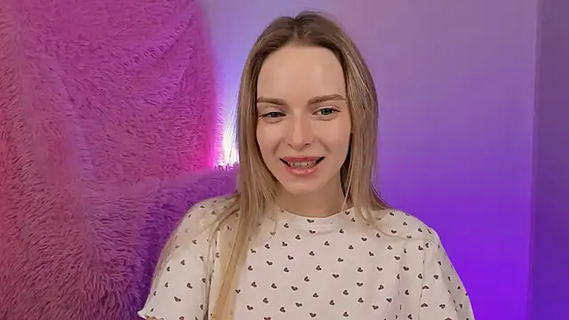 Snapshot of JuliaBrewwer chatting on October 2, 2025, 4:58 pm JuliaBrewwer online show from October 2, 2025, 4:58 pm