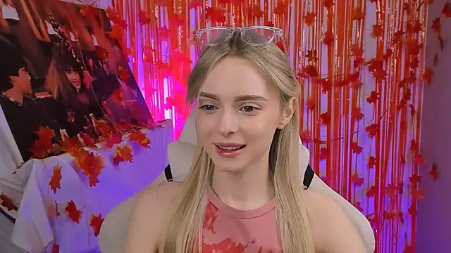 Snapshot of JuliaBrewwer chatting on November 21, 2025, 11:42 am JuliaBrewwer online show from November 21, 2025, 11:42 am