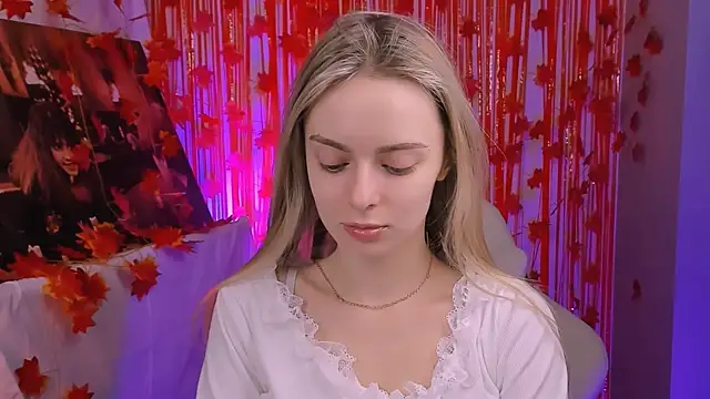 Snapshot of JuliaBrewwer chatting on December 3, 2025, 1:31 pm JuliaBrewwer online show from December 3, 2025, 1:31 pm