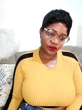 ChubbyBitch26 online show from June 19, 2026, 10:13 pm