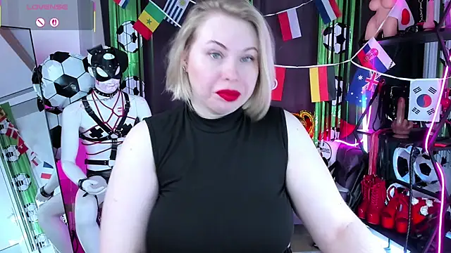 Snapshot of Anna_Maxwell chatting on June 15, 2026, 2:03 am Anna Maxwell online show from June 15, 2026, 2:03 am