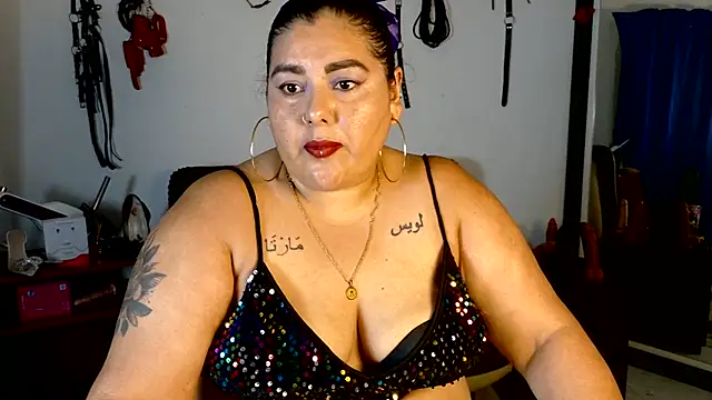 Snapshot of AndreaKinky chatting on July 23, 2026, 9:24 pm AndreaKinky online show from July 23, 2026, 9:24 pm