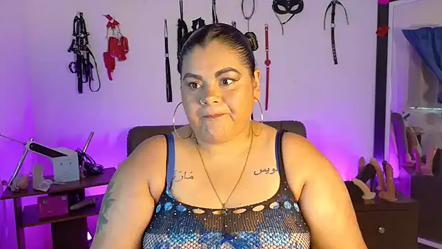 Snapshot of AndreaKinky chatting on July 26, 2026, 9:11 pm AndreaKinky online show from July 26, 2026, 9:11 pm
