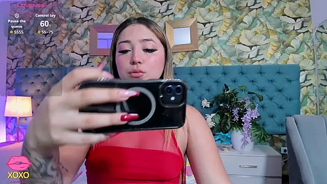 Snapshot of PatyLawrence chatting on June 27, 2026, 5:12 am PatyLawrence online show from June 27, 2026, 5:12 am