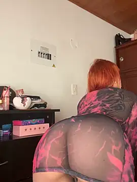 Snapshot of ScarlettRusso1 chatting on October 19, 2025, 1:12 pm ScarlettRusso1 online show from October 19, 2025, 1:12 pm