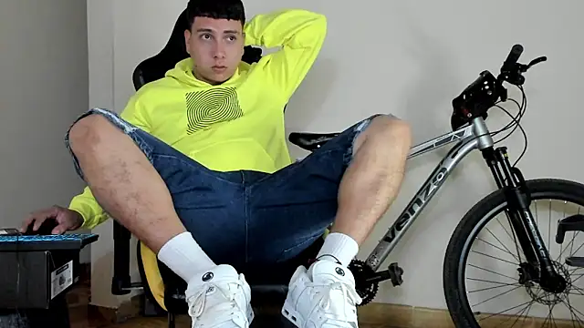 Snapshot of HELLSTAR chatting on October 20, 2025, 8:04 am HELLSTAR online show from October 20, 2025, 8:04 am