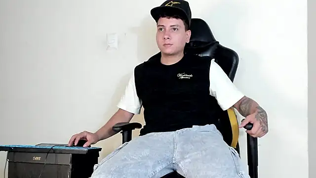 Snapshot of HELLSTAR chatting on November 16, 2025, 8:53 am HELLSTAR online show from November 16, 2025, 8:53 am