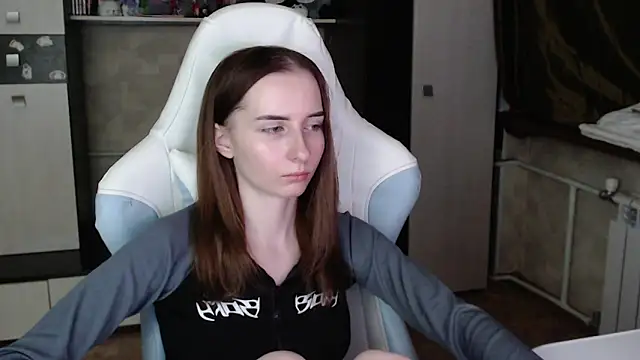 Snapshot of Cutti_Crystal chatting on November 4, 2025, 3:11 pm Cutti Crystal online show from November 4, 2025, 3:11 pm