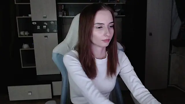 Snapshot of Cutti_Crystal chatting on December 4, 2025, 11:02 pm Cutti Crystal online show from December 4, 2025, 11:02 pm