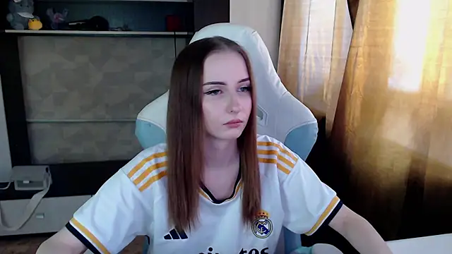 Snapshot of Cutti_Crystal chatting on February 3, 2026, 5:16 am Cutti Crystal online show from February 3, 2026, 5:16 am