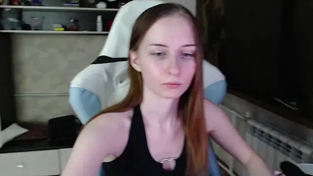 Snapshot of Cutti_Crystal chatting on February 26, 2026, 7:24 pm Cutti Crystal online show from February 26, 2026, 7:24 pm